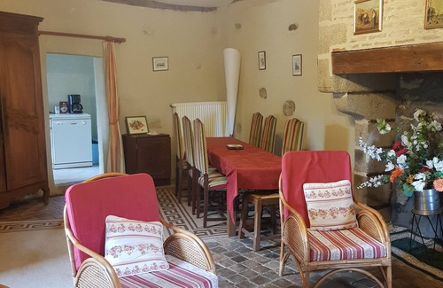 Mauleon Apartment | La Blandinière, your character gite for 7 to 9 people.