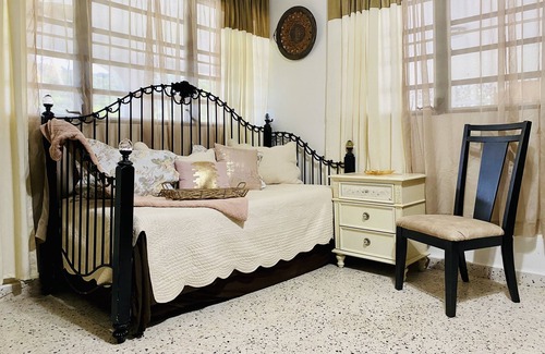 Guzman Abajo Apartment | La Bohemia Apartment at Casa Las Palmas