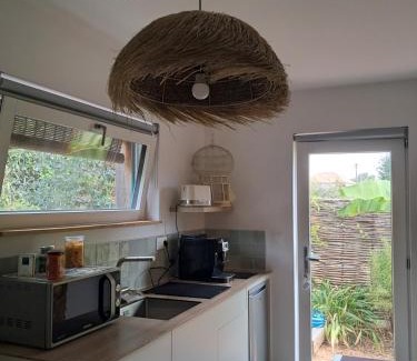 Saint-Sebastien-sur-Loire House | La Bonbonnière en bois, Maison passive, Draps inclus, Parking sur rue facile & gratuit