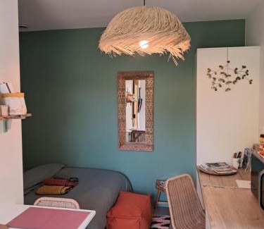 Saint-Sebastien-sur-Loire House | La Bonbonnière en bois, Maison passive, Draps inclus, Parking sur rue facile & gratuit