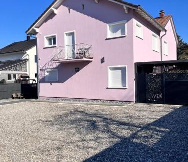 Hesingue Apartment | La Bonbonnière by Leslodgespa