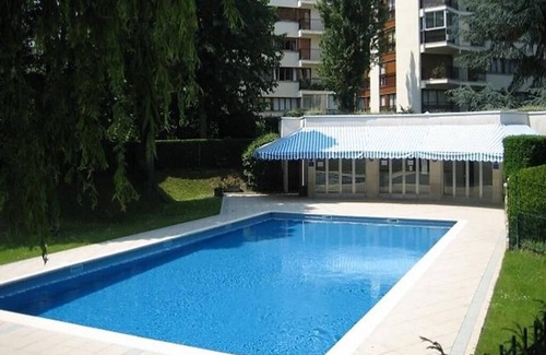 Le Chesnay Apartment | La Bulle