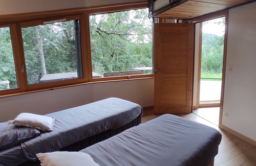 Queyrieres House | La Bulle d'Eau, unusual ecolodge with private spa - Bulles d'Herbe