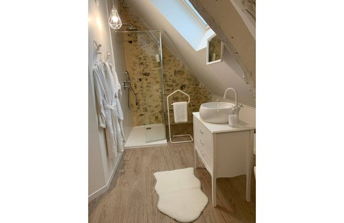 Baslieux-les-Fismes House | La Bulle, High Standing House