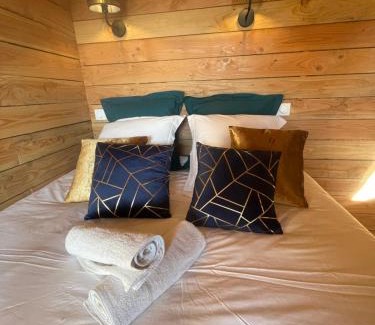 Les Landes-Genusson Ski Chalet | La Cabane dans les Arbres - Les Pieds dans le Pré