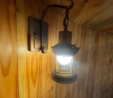 Les Landes-Genusson House | La Cabane Tonneau - Les Pieds dans le Pré