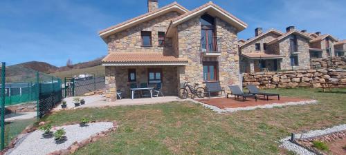 Neril House | La Cabra Trepadora