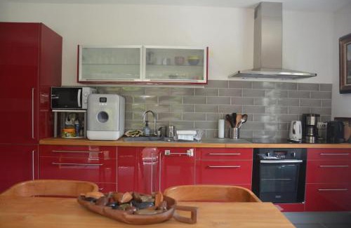 Belgentier Apartment | La Canopée de Belgentier