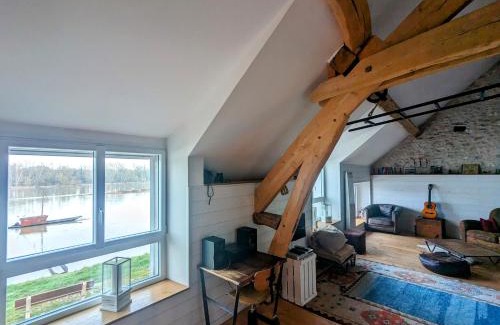 Nouan-sur-Loire Apartment | La Capitainerie, vue directe sur la Loire, calme et confort