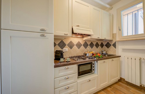 Padenghe sul Garda Apartment | La Casa Accanto With Shared Pool, Padenghe sul Garda, Italy