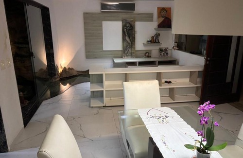 Palmeiras House | La Casa Amarela - Toda Novinha