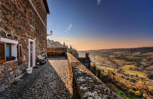 Orvieto Apartment | La Casa Bianca with parking and view