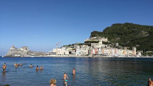 Carozzo Apartment | La casa con vista di Emma