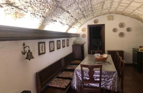 Sant'Eufemia a Maiella House | La casa della sirena