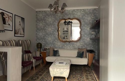 Rione XVI Ludovisi Apartment | La casa di Nina in Via Veneto