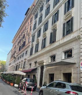 Rione XVI Ludovisi Apartment | La casa di Nina in Via Veneto