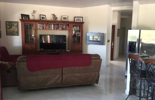 Barrio El Invu House | La casa encantada is a beautiful riverside jungle home only 4km from airport