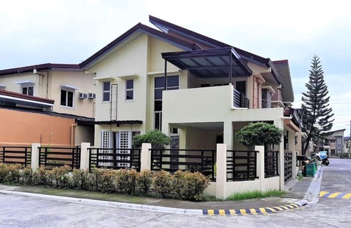Angeles City House | La Casa Felice