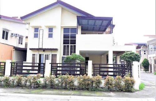 Angeles City House | La Casa Felice