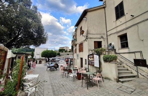 Toffia Apartment | La Casa in Piazza