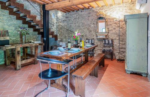 Greve in Chianti Villa | La Casa Nel Bosco D'arte- Greve in Chianti, holiday house with private garden