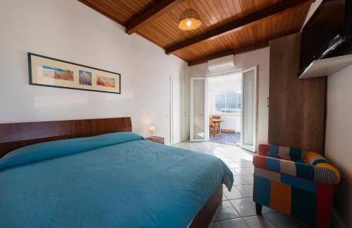 Ischia Porto Apartment | La casa sul porto