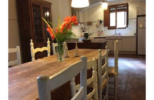 Beuda Cottage | La Casanova de Beuda for 9 People