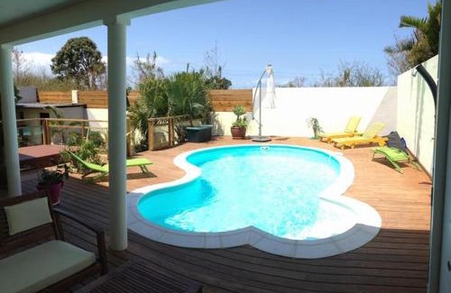 Bois d'Olives Villa | La case à Nath - Piscine chauffée et jacuzzi