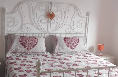 Tavenna House | La casetta in un villaggio fantastico