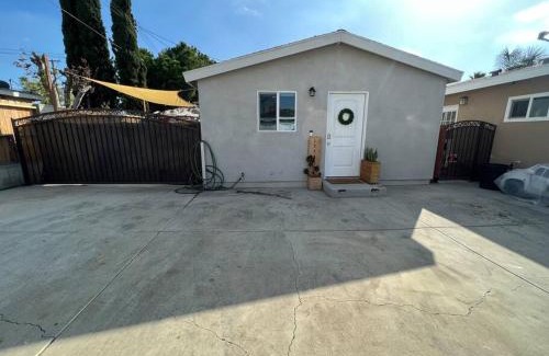 Whittier House | La Casita de Whittier, Private Unit w/patio area, Disney, Biola, Knotts