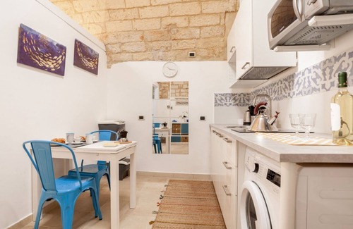Old Town Apartment | La Casuccia x2 a step from the Basilica S. Nicola