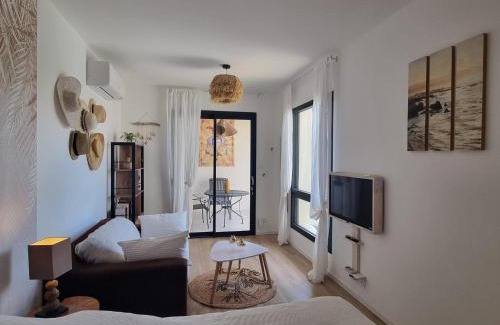 Aigues-Mortes Bed & Breakfast | La Chambre Côté Piscine