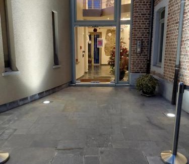 Liege Bed & Breakfast | La chambre et le studio du château du golf de Bernalmont