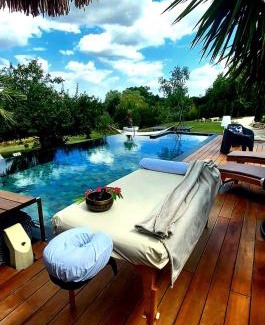 Saint-Laurent-du-Bois Bed & Breakfast | La chambre l'Eucalyptus