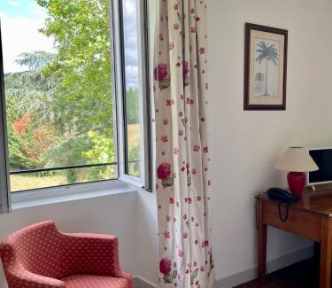 Saint-Etienne-de-Maurs Hotel | La Chatelleraie