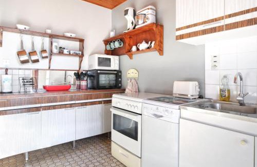 Saint-Jean-de-la-Riviere House | La Chaumière - Maison à moins d’un km de la plage