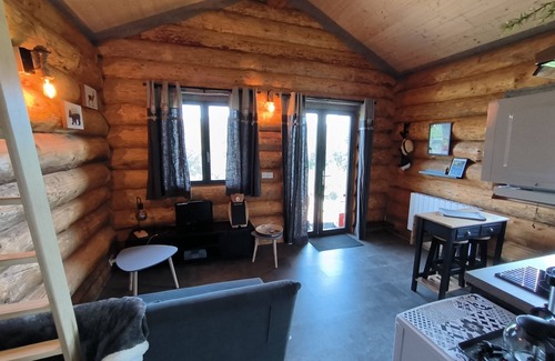 Murat-le-Quaire Cabin | La chouette K Banne
