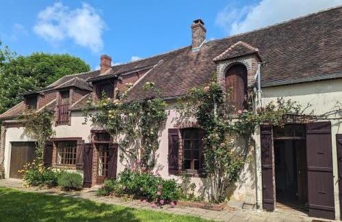Saint-Martin-d'Ordon House | La colline enchantée