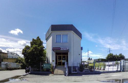 Cinisello Balsamo Hotel | La Cordata Accommodation - Woodhouse Bike Hotel