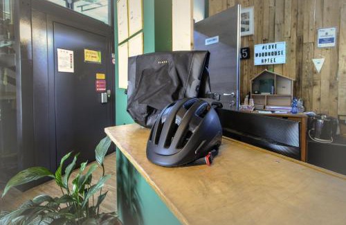 Cinisello Balsamo Hotel | La Cordata Accommodation - Woodhouse Bike Hotel