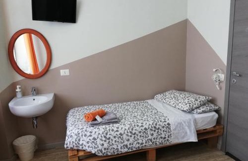 Cinisello Balsamo Hotel | La Cordata Accommodation - Woodhouse Bike Hotel