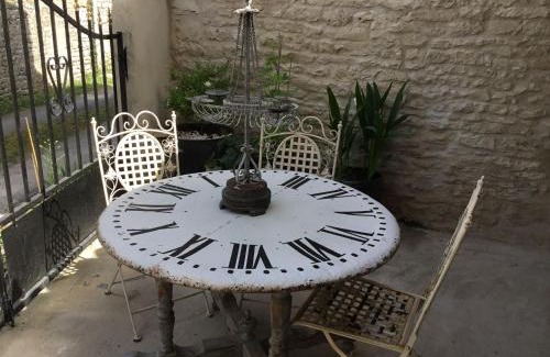 Verteuil-sur-Charente House | La Cour Blanche