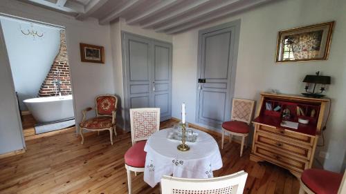 Courtonne-les-Deux-Eglises Bed & Breakfast | La Cour de l'église