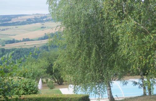 Chouvigny House | La croix des Landes gîte ou chambre d'hôte avec piscine à Chouvigny