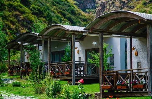 Chuy Province Cottage | La Dacha KG