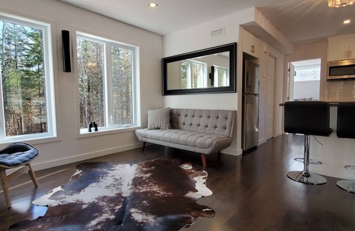 Chertsey Cottage | La Datcha: Romantic Getaway for couple