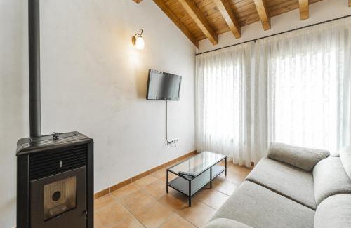 Espeja de San Marcelino House | La Dehesa de Santa Ursula 2