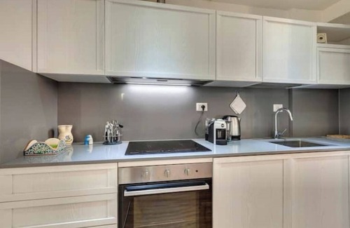Gavinana House | La Delizia, house with garden and private parking space