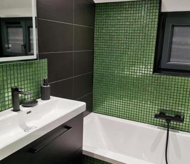 Chaon House | La Demeure du Faon Gîte raffiné 4P avec piscine & jacuzzi, au cœur de la Sologne, proche Châteaux de la Loire, Zoo de Beauval et Center Parcs