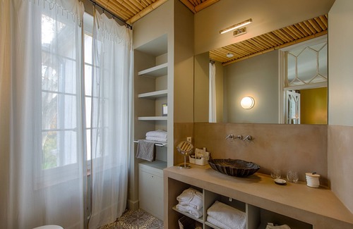 Avignon City Centre Bed & Breakfast | La Divine Comédie - Suites Deluxe
